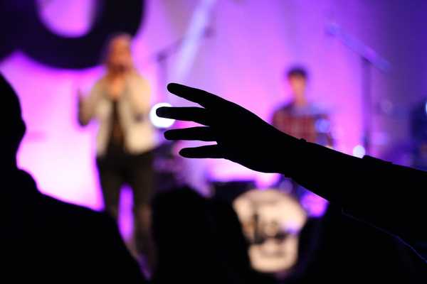 Dream On: Conference Audience Worshipping